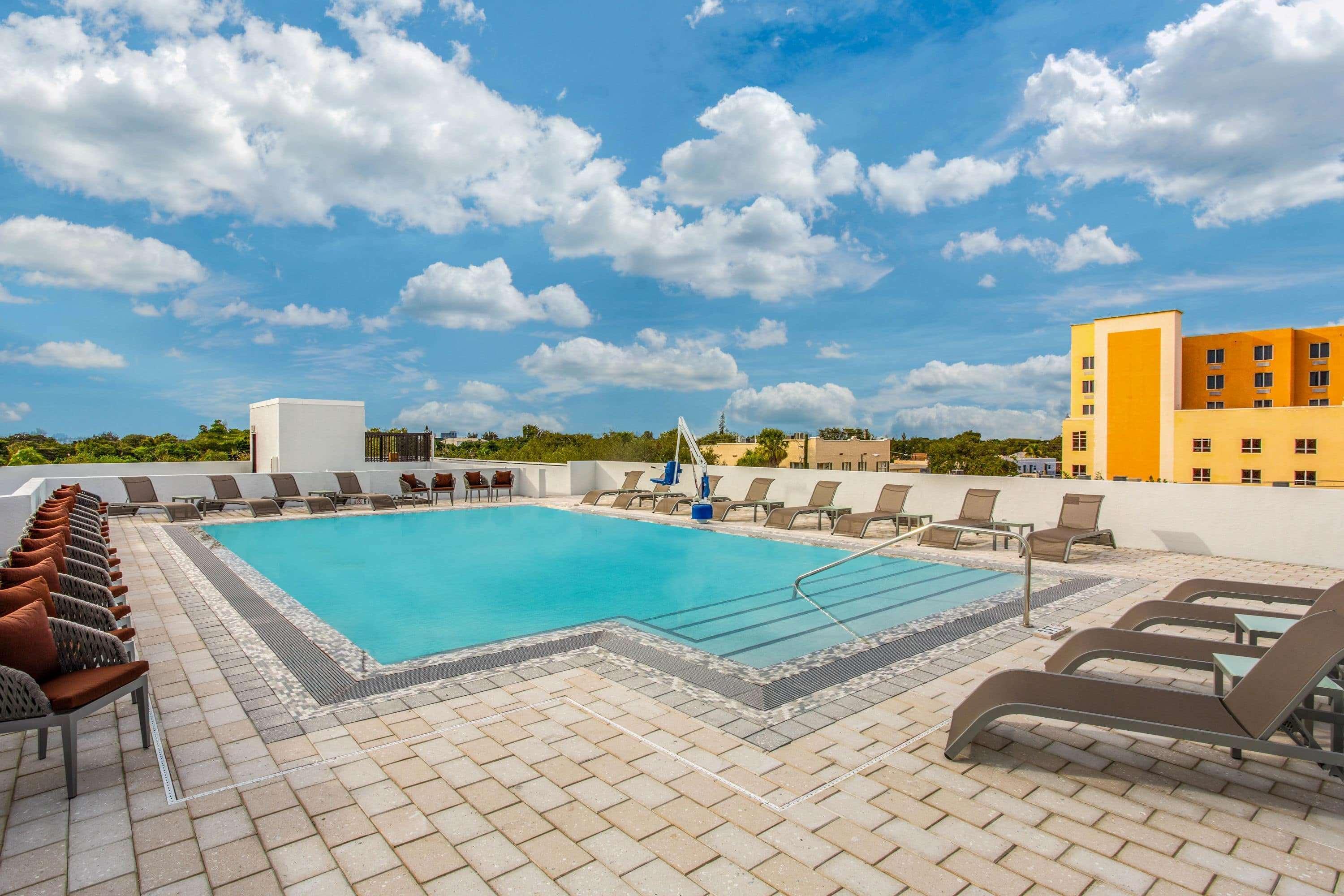 ホテル Wyndham Garden Ft Lauderdale Airport & Cruise Port デイニア・ビーチ エクステリア 写真