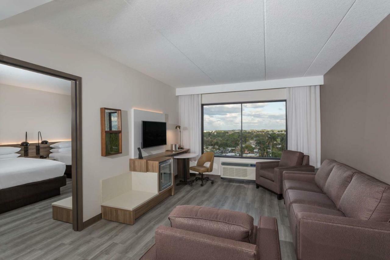 ホテル Wyndham Garden Ft Lauderdale Airport & Cruise Port デイニア・ビーチ エクステリア 写真