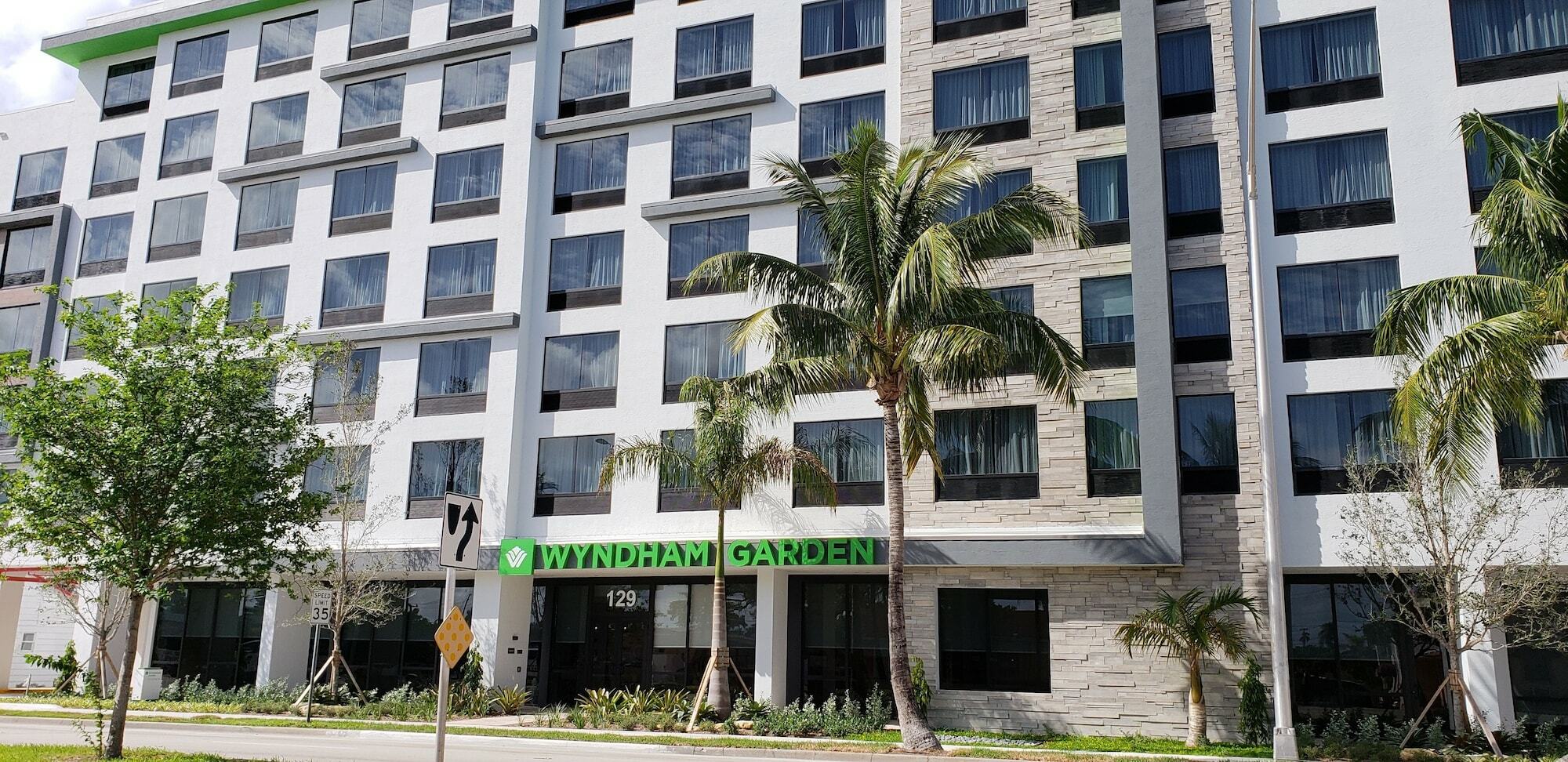 ホテル Wyndham Garden Ft Lauderdale Airport & Cruise Port デイニア・ビーチ エクステリア 写真