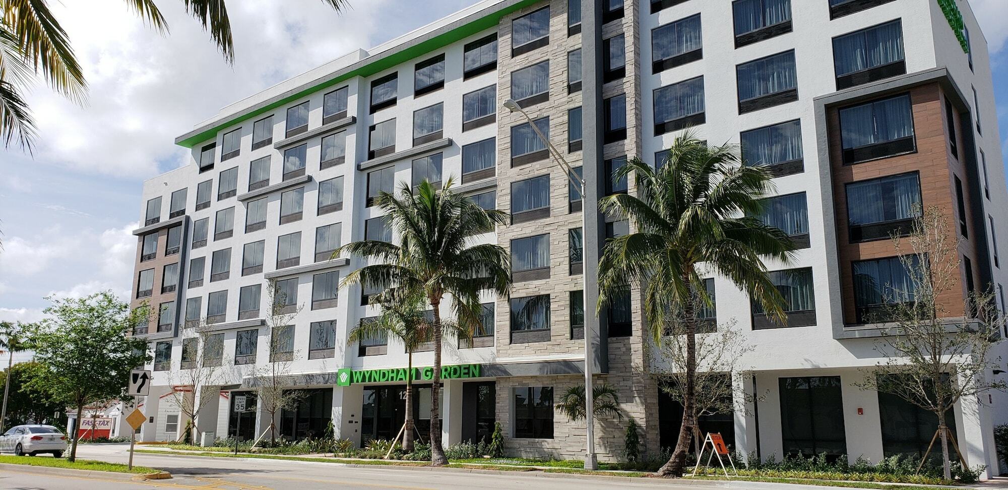 ホテル Wyndham Garden Ft Lauderdale Airport & Cruise Port デイニア・ビーチ エクステリア 写真
