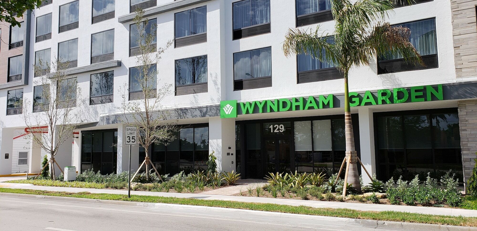 ホテル Wyndham Garden Ft Lauderdale Airport & Cruise Port デイニア・ビーチ エクステリア 写真